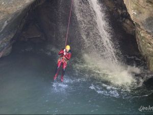 UA250802 canyoing 03.JPG